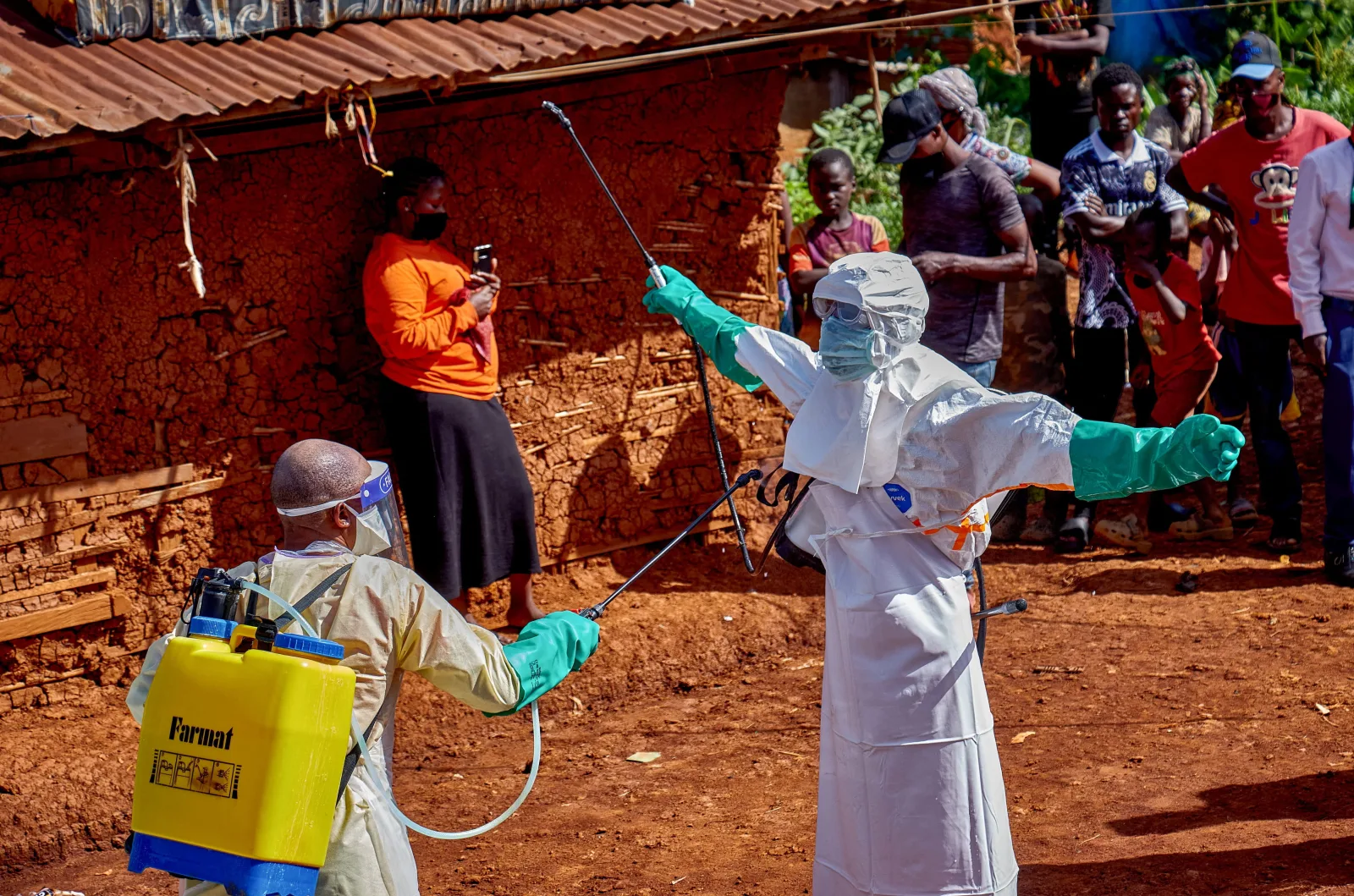 Estados Unidos activa máxima alerta y envía tratamientos experimentales contra el brote de ébola en África