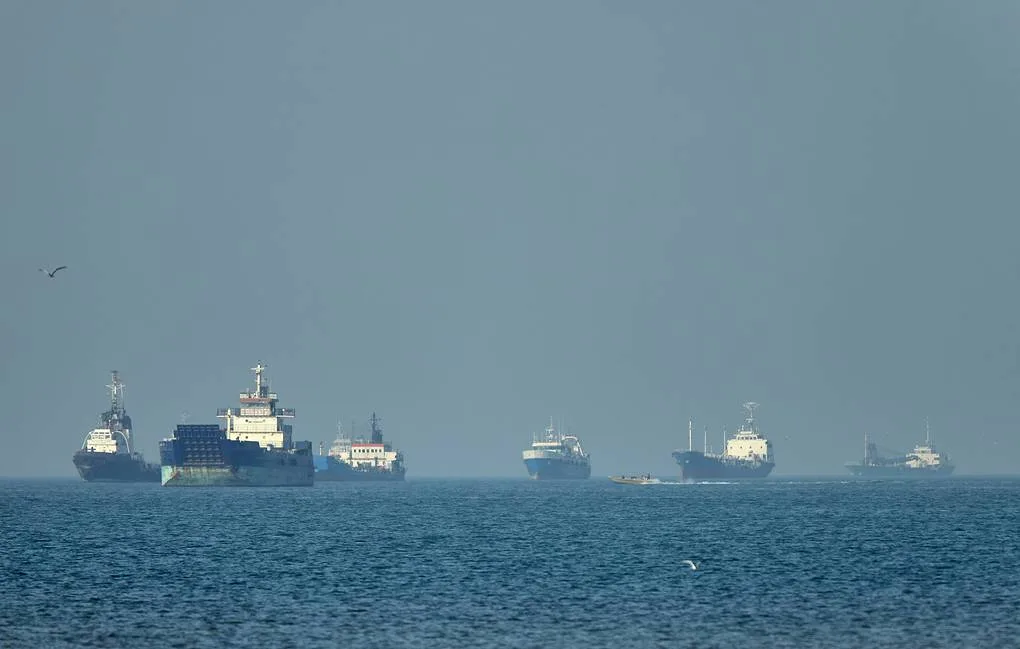 Estados Unidos e Irán vuelven a enfrentarse tras ataques mutuos en el estrecho de Ormuz