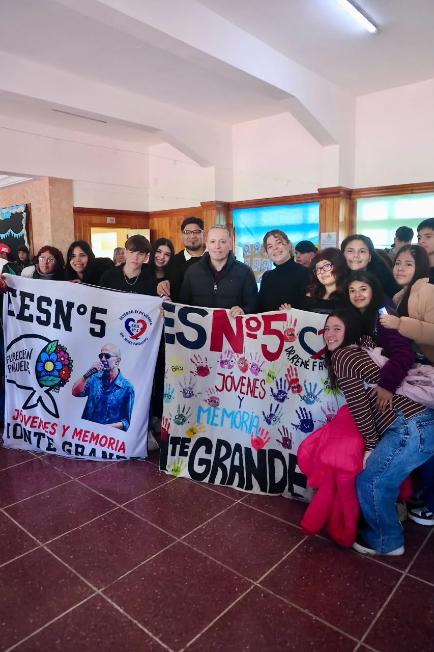 Fernando Gray encabezó el Encuentro Distrital de Jóvenes y Memoria en Esteban Echeverría