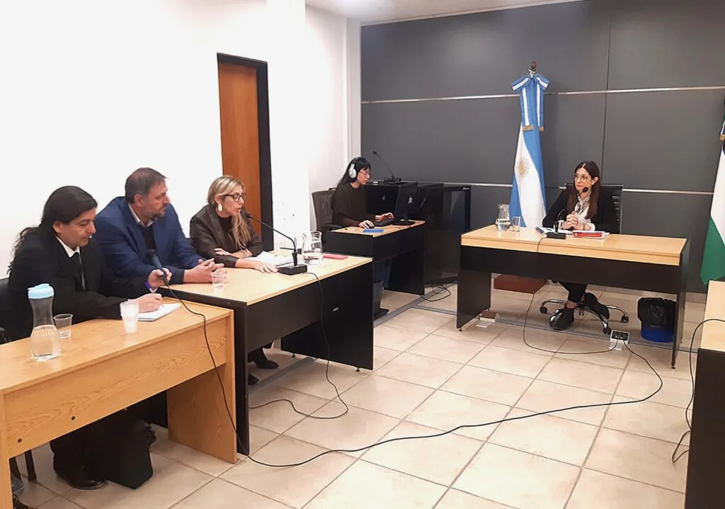 Imputan a una mujer por agredir a la vicedirectora de una escuela en Cipolletti