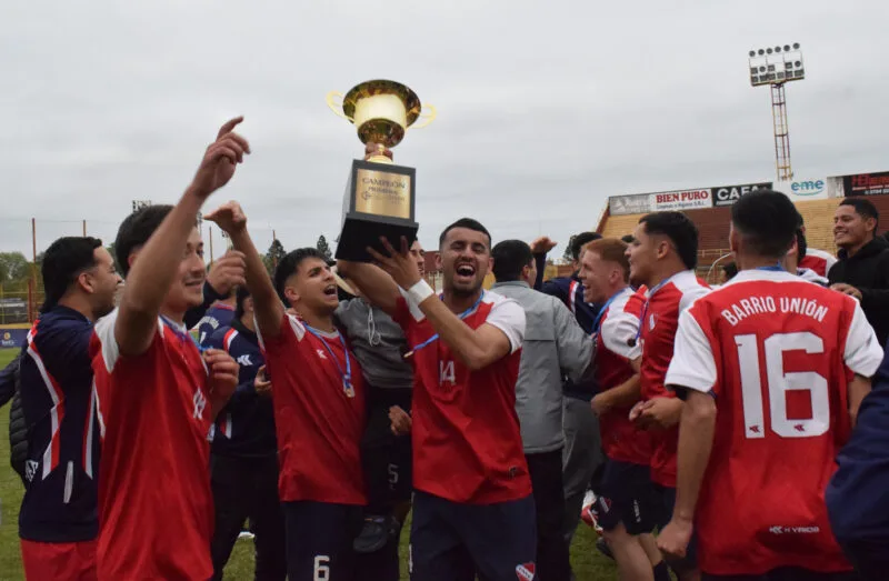 Independiente logra su primer título oficial al ganar la Copa de la Liga Correntina