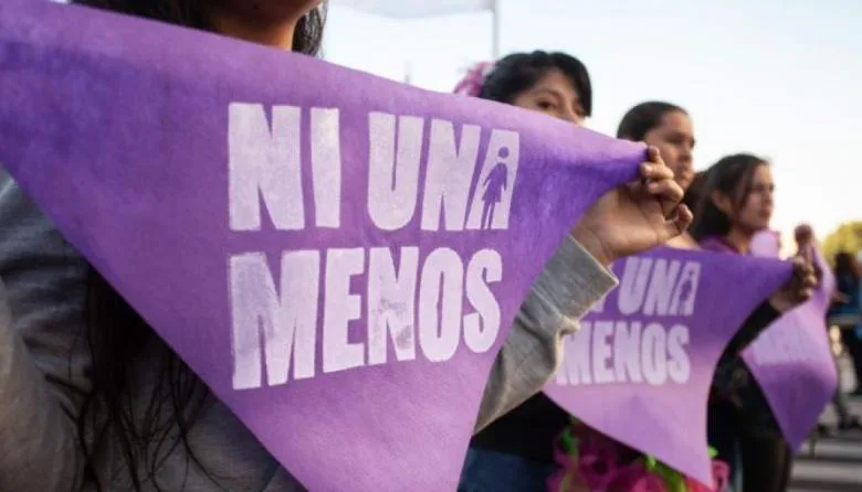 Jornada en Necochea para acompañar a víctimas y colocar un Banco Rojo por Ni Una Menos
