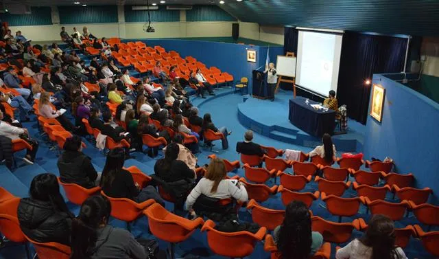Jornada en Puerto Belgrano destacó el vínculo entre neuropsicología y musicoterapia para la educación inclusiva