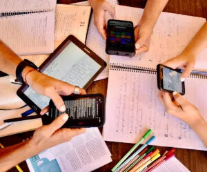 La dificultad creciente para mantener la atención durante el estudio en estudiantes universitarios