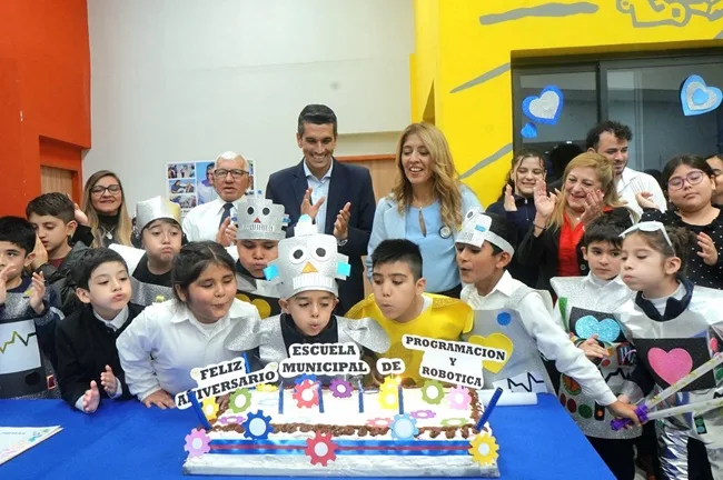 La Escuela Municipal de Programación y Robótica celebró cuatro años formando talento local