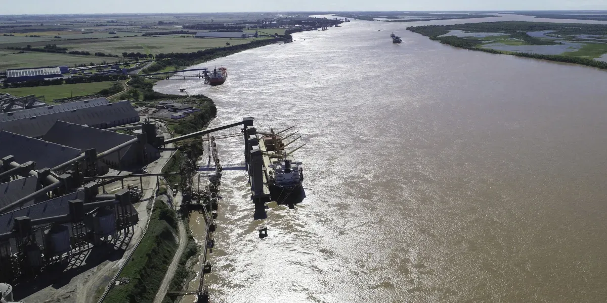 La Hidrovía Paraná-Paraguay seguirá a cargo de Jan De Nul por 25 años más