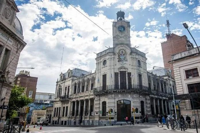 La Municipalidad de Paraná confirmó el pago del medio aguinaldo a estatales en junio