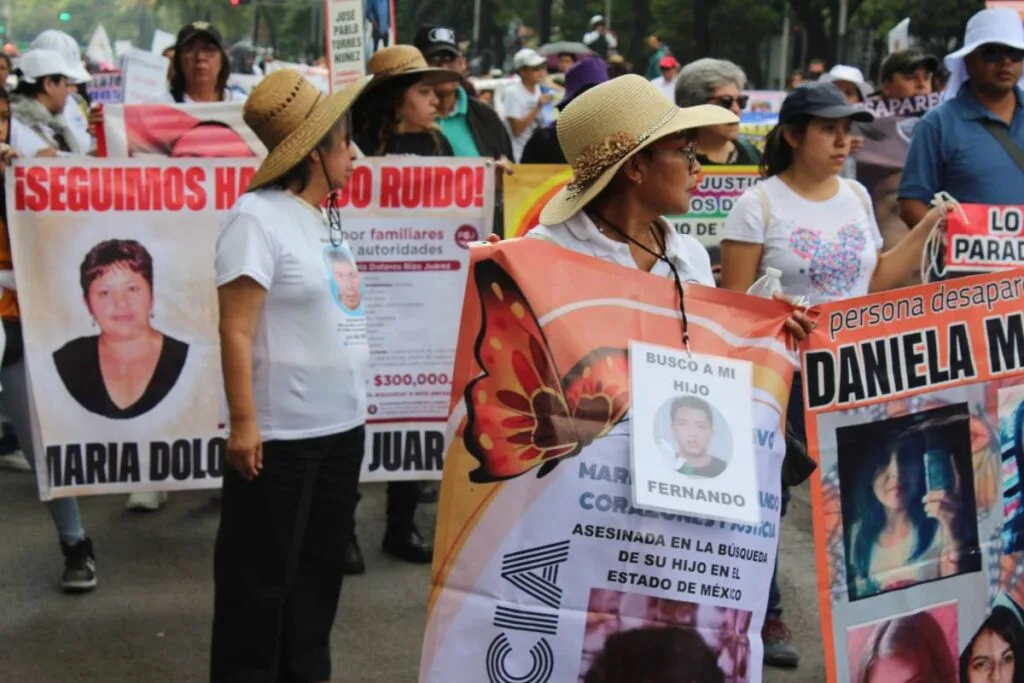 Madres buscadoras en México enfrentan la violencia y el olvido con persistencia