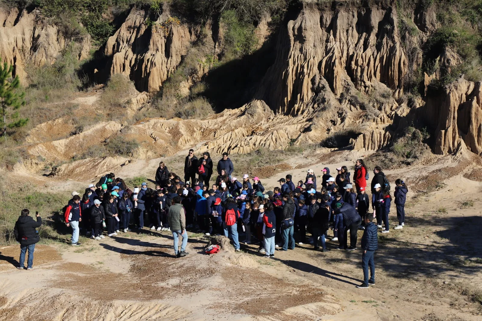 Más de 100 estudiantes correntinos visitaron el yacimiento fosilífero Toropí en Bella Vista
