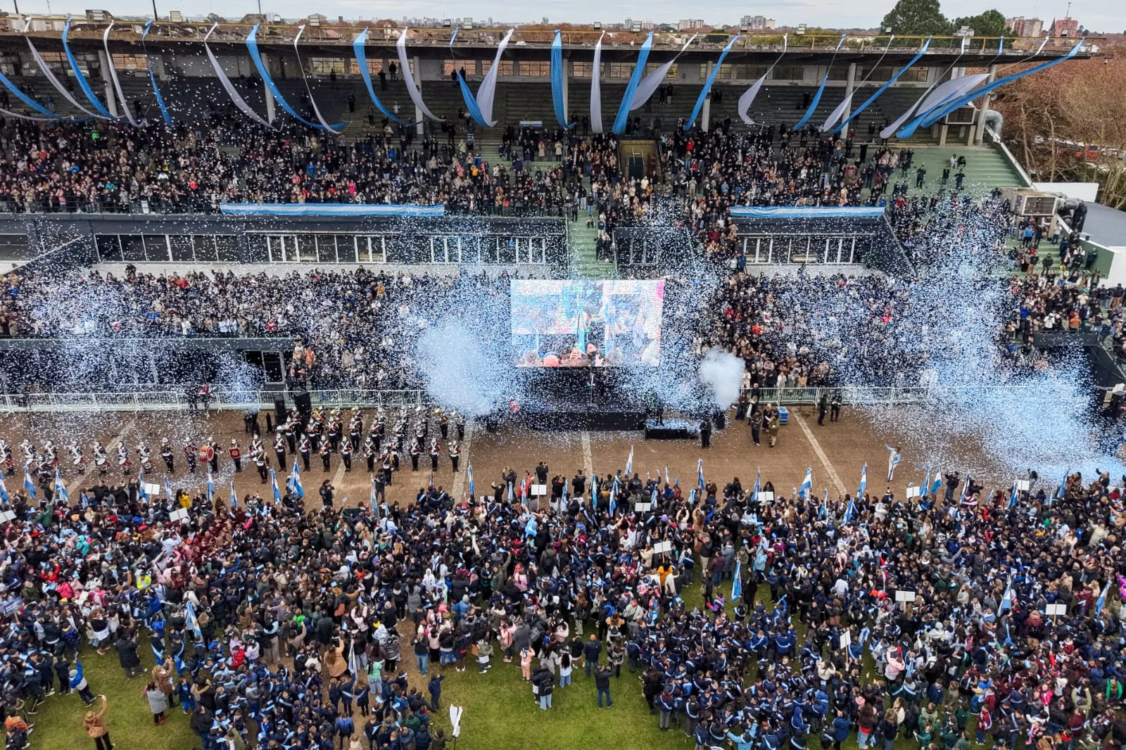 Más de 3.400 alumnos de San Isidro renovaron su Promesa de Lealtad a la Bandera