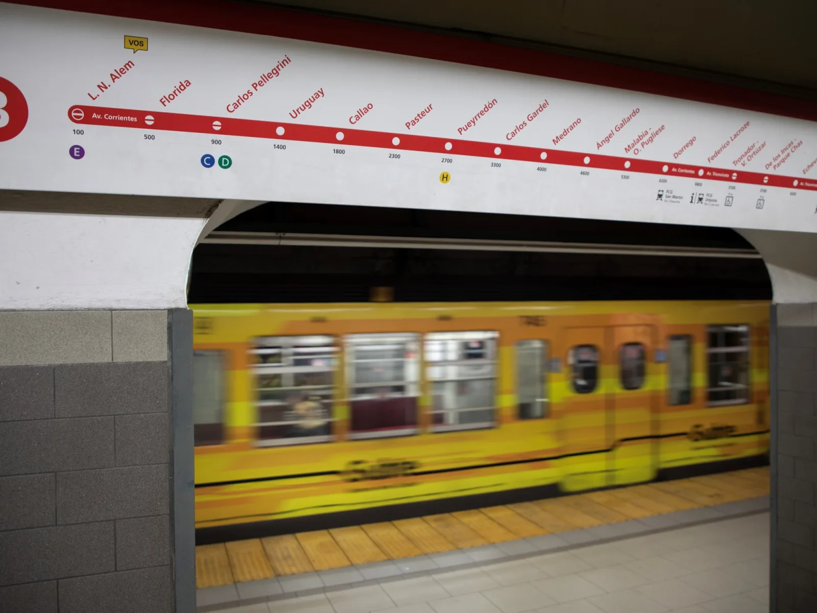 Metrodelegados anuncian bloqueo de molinetes en estación Federico Lacroze por conflicto salarial
