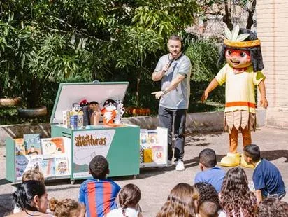 Proyecto Aventura Segura dona colecciones literarias y materiales educativos a institución de Mogi Mirim