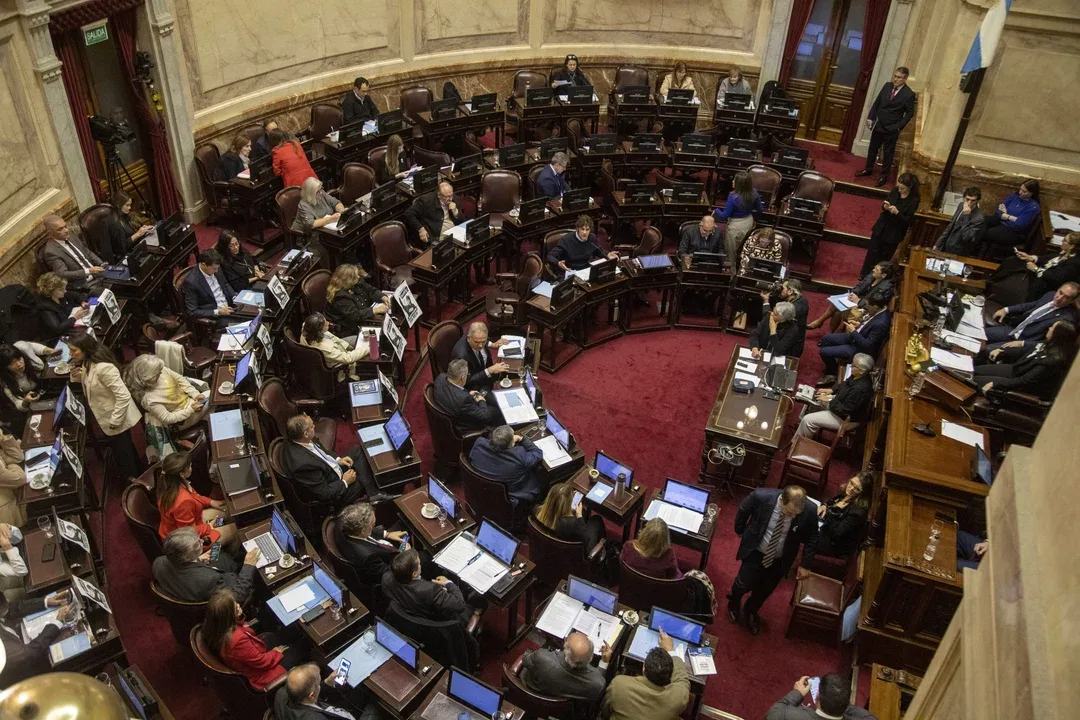 Senado posterga la interpelación a Manuel Adorni en medio de polémica por sus declaraciones