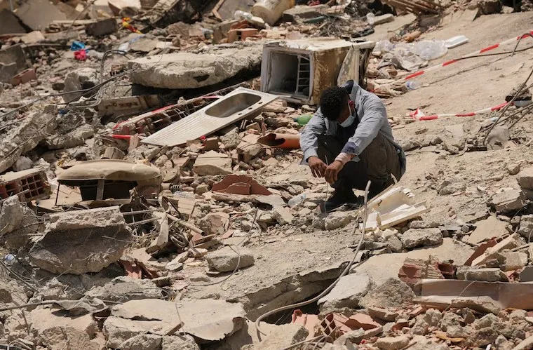 Sobrevivientes de La Guaira enfrentan la devastación tras doble terremoto en Venezuela