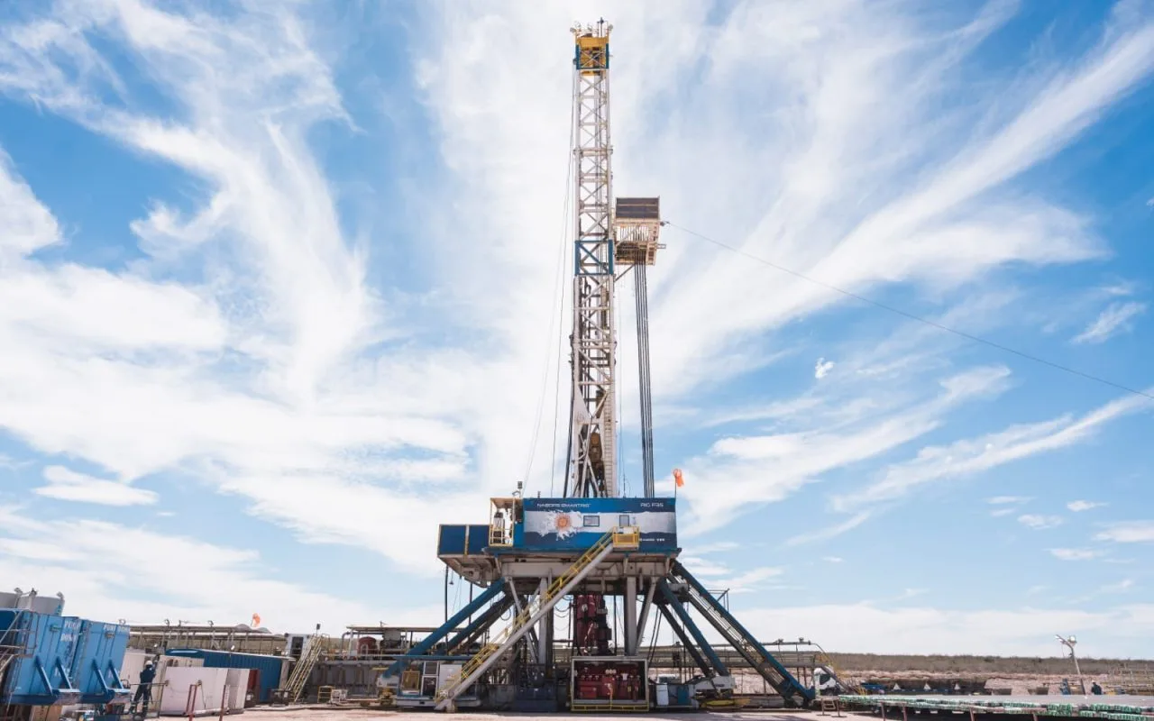 YPF incorpora a Eni y XRG para potenciar el desarrollo de Argentina LNG en Vaca Muerta
