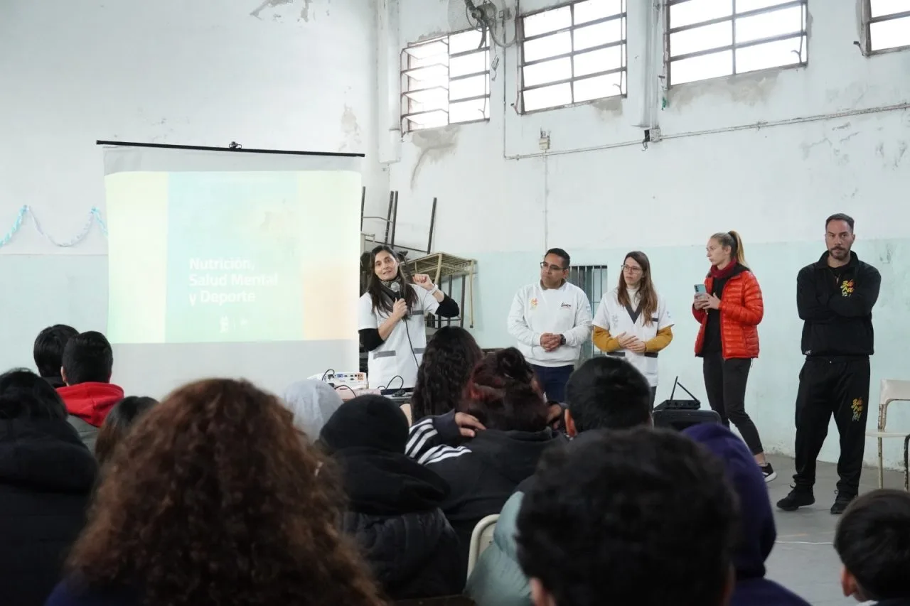 Zárate inició programa integral de charlas sobre salud y bienestar en escuelas secundarias