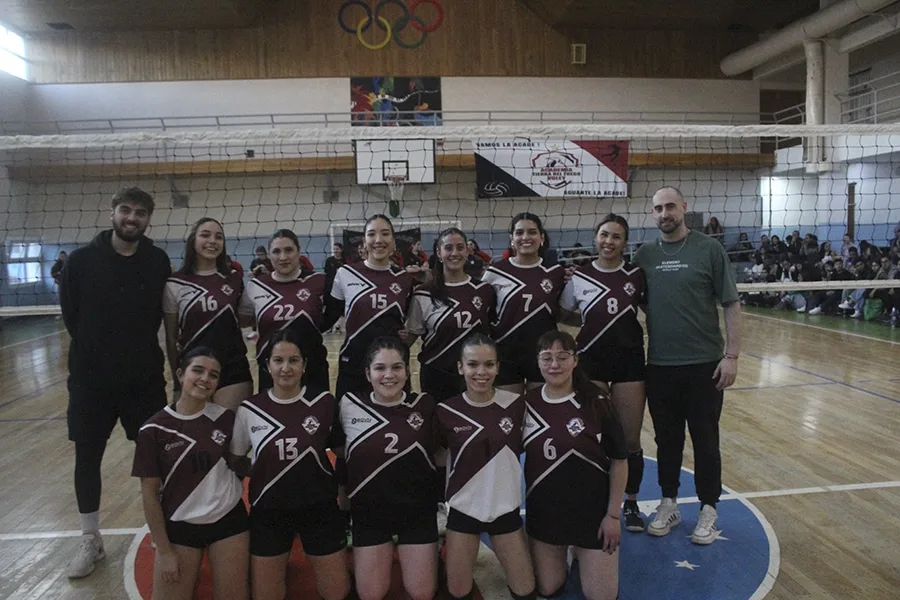 Academia TdF se consagró campeón invicto en la final femenina de vóley