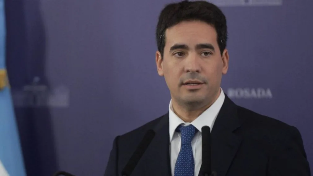 Adrián Ravier marca un nuevo rumbo en la vocería con un perfil más moderado