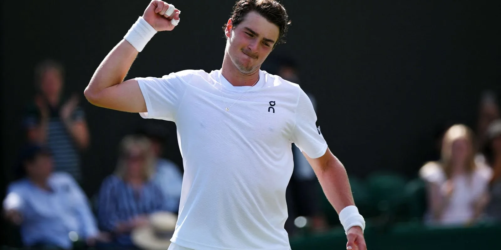 João Fonseca alcanza tercera ronda en Wimbledon tras una sólida victoria