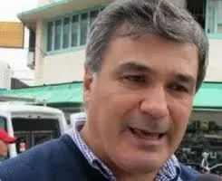 Conflicto interno y críticas internas marcan el inicio polémico del vocero presidencial Adrián Ravier