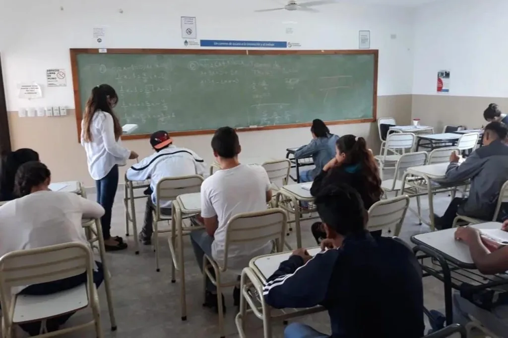 Bariloche impulsa mediación escolar para prevenir conflictos en secundarias