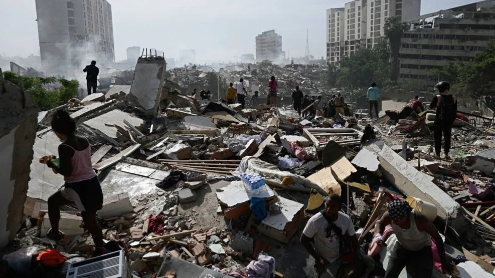 Crece a 4.490 el número de muertos tras los terremotos que sacudieron Venezuela