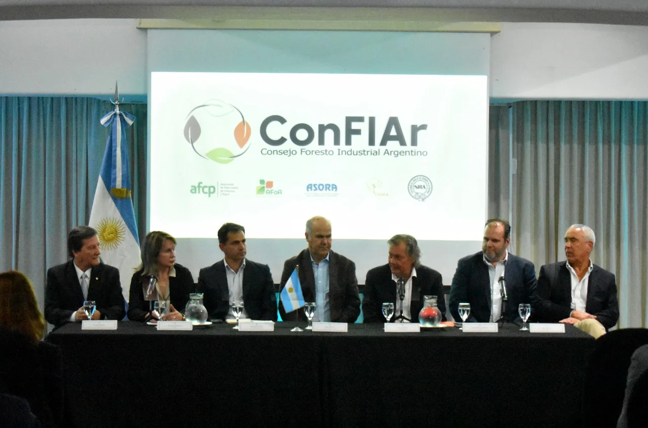 Debate en La Rural sobre el futuro y liderazgo de la foresto-industria argentina