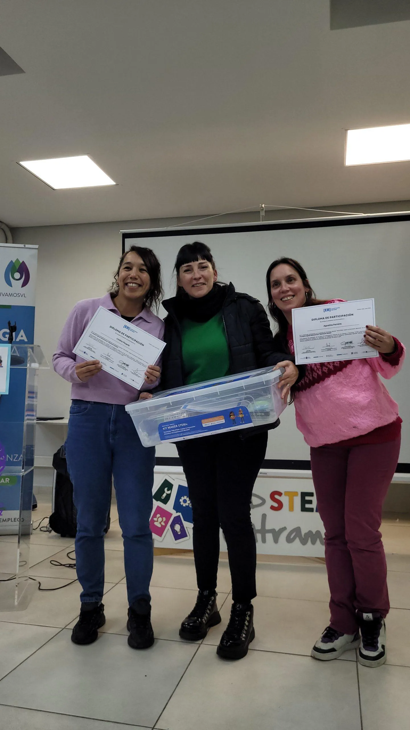 Docentes de Vicente López reciben Kits y certificaciones para fortalecer la enseñanza STEM+