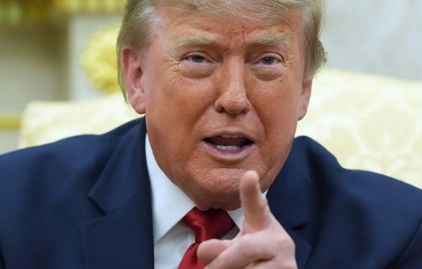 EE.UU. lanza nuevas ofensivas contra Irán y Trump amenaza con atacar infraestructuras civiles