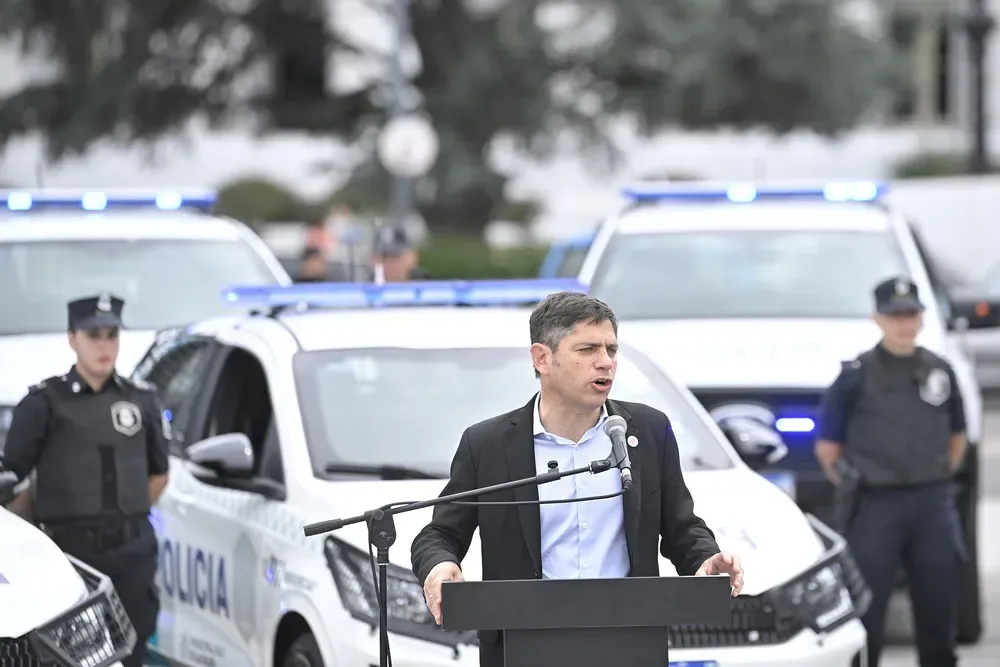El gobierno bonaerense otorgará un aumento salarial del 7% a la policía en dos etapas
