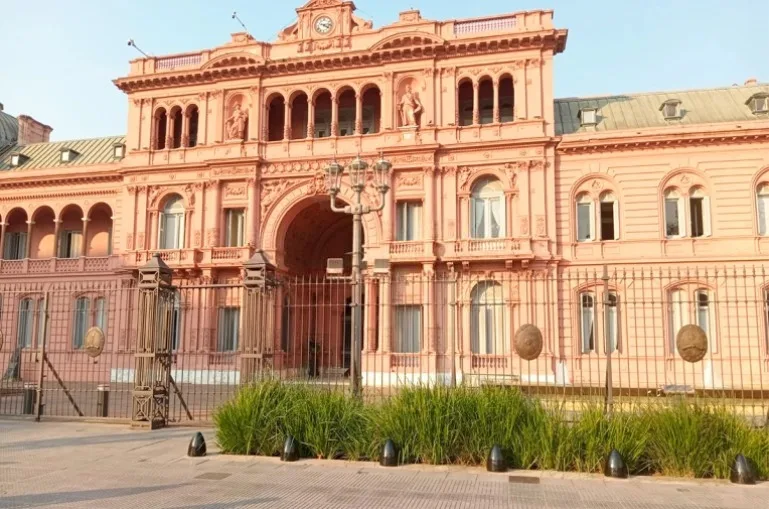 El Gobierno eliminó el Ministerio del Interior y reasignó sus funciones a la Jefatura de Gabinete