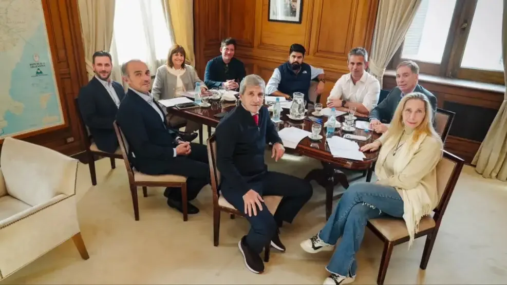 El oficialismo no logra asegurar los votos necesarios para avanzar con la reforma electoral en el Senado