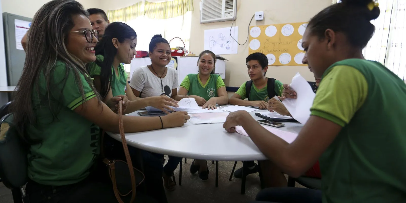 Estudiantes nacidos en septiembre y octubre recibirán nueva cuota del programa Pé-de-Meia