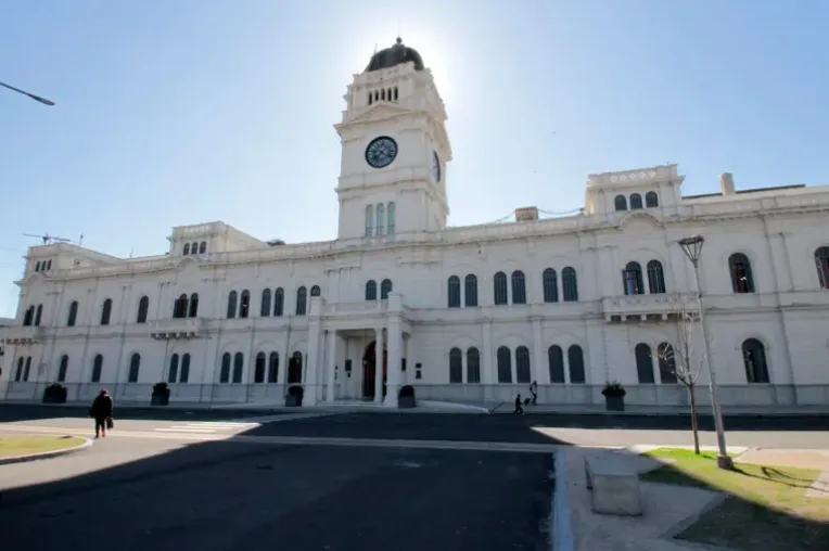 Gobierno de Entre Ríos aplicará aumento salarial a docentes mediante decreto tras fracaso de paritarias