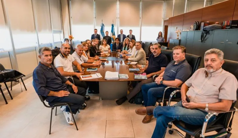 Gobierno de San Juan presenta nueva propuesta salarial para docentes en paritarias