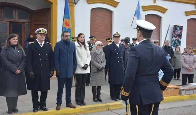 La Armada Argentina participó en el desfile por el 128° aniversario de Punta Alta