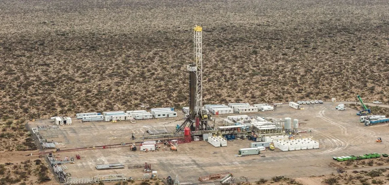 La balanza energética argentina registró un superávit récord y crece la producción en Vaca Muerta