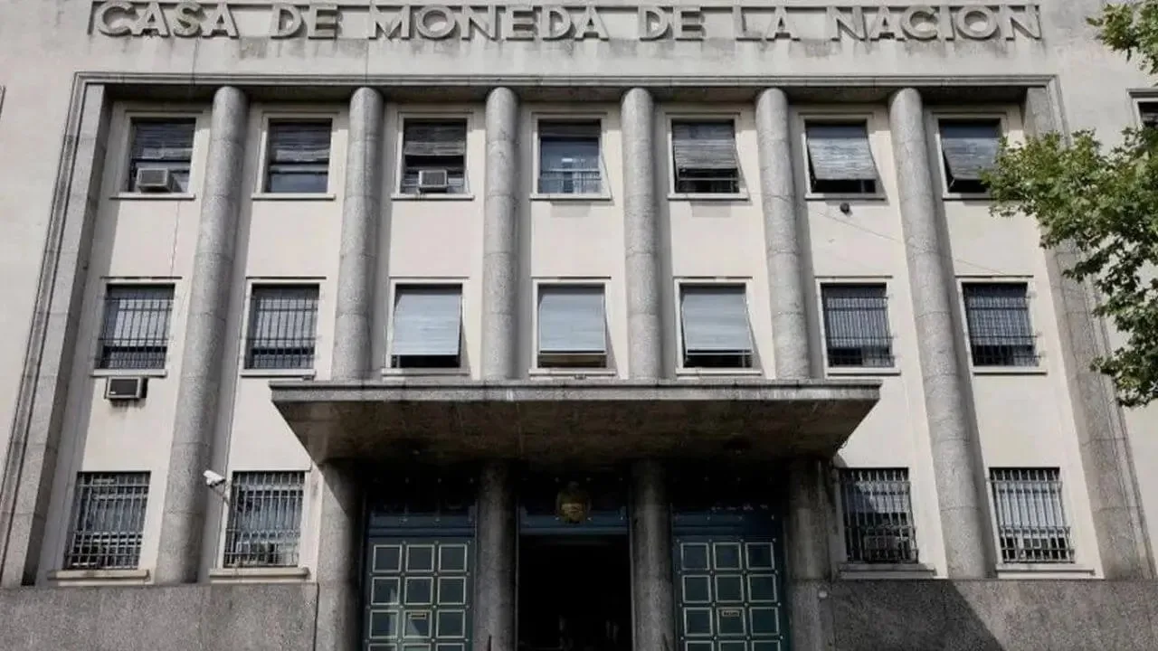 La licitación internacional para billetes pone en jaque la continuidad de la Casa de la Moneda