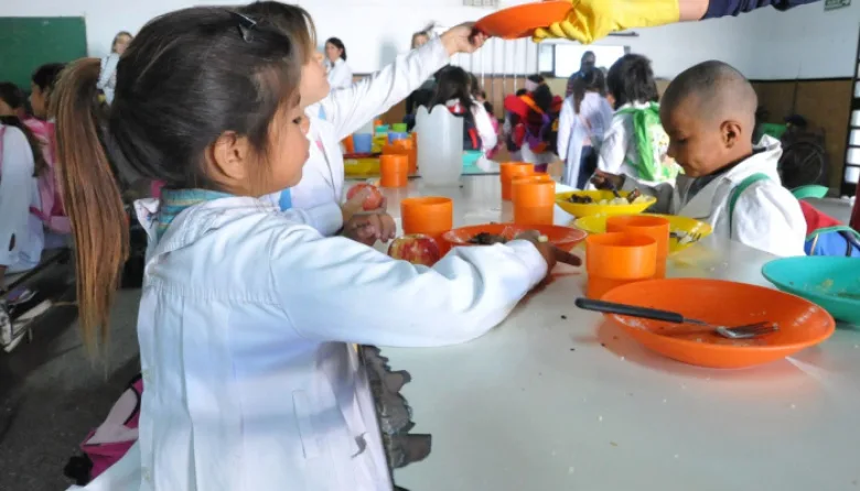 La Provincia aumenta un 15% la inversión en comedores escolares y programas para niños y jóvenes
