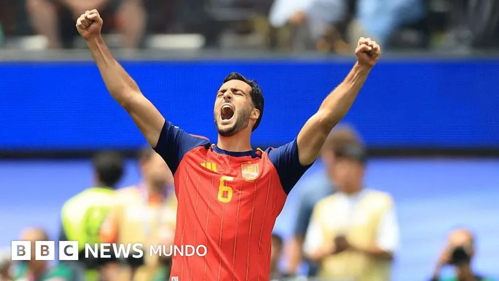 Mikel Merino define el pase de España a semifinales con un gol en tiempo de descuento