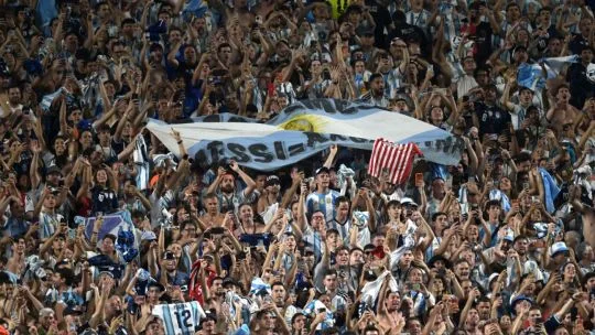 Refuerzan controles para evitar violencia entre hinchas argentinos e ingleses en el Mundial 2026