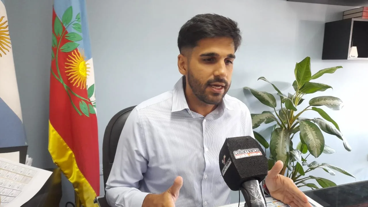 Tiago Puente acusa al oficialismo de evitar el debate tras suspensión de la sesión