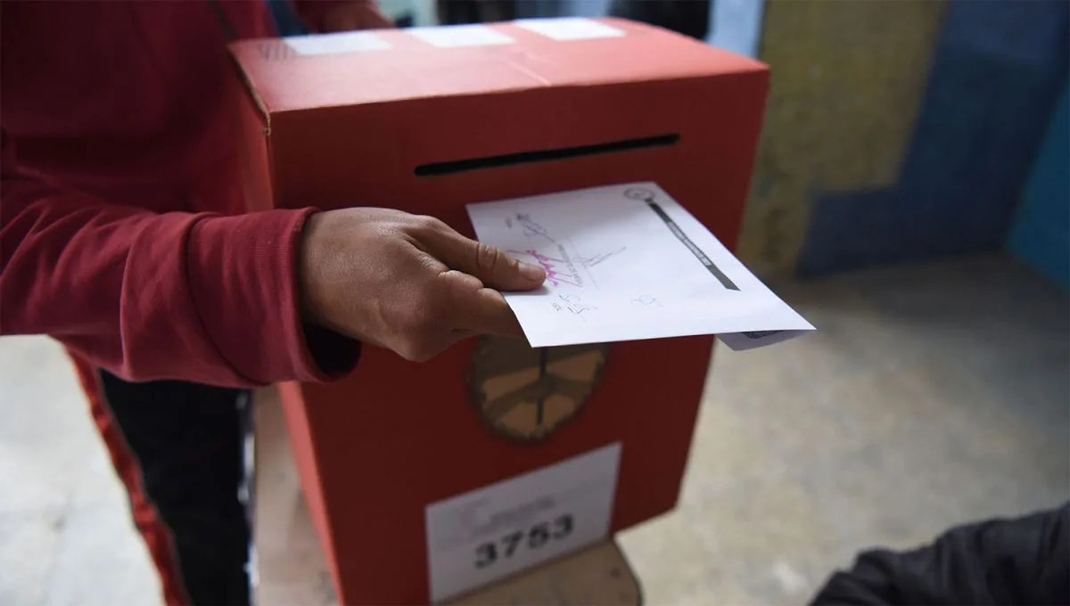 Crece la influencia de outsiders en la política ante el desgaste de los partidos tradicionales