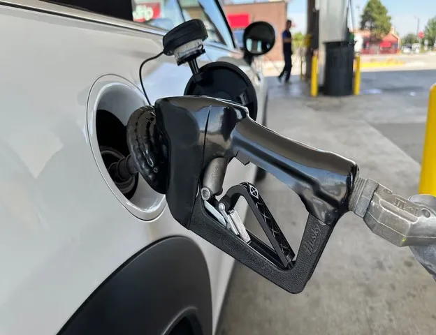 El Gobierno posterga hasta octubre la suba de impuestos a los combustibles