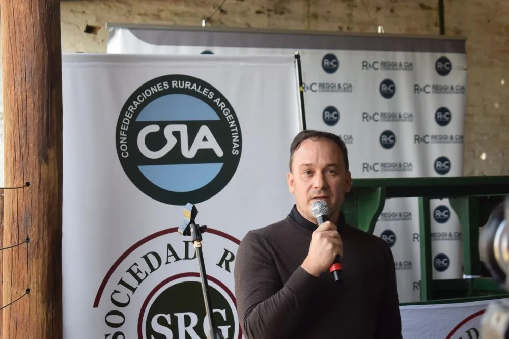 Mariano Hormaechea y el ministro de Producción encabezaron la apertura de Expo Rural