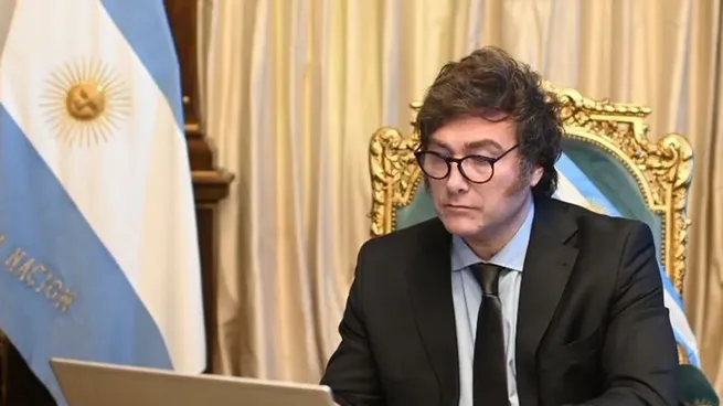 Milei regresa con una agenda para reorganizar el Gobierno tras derrota en el Senado