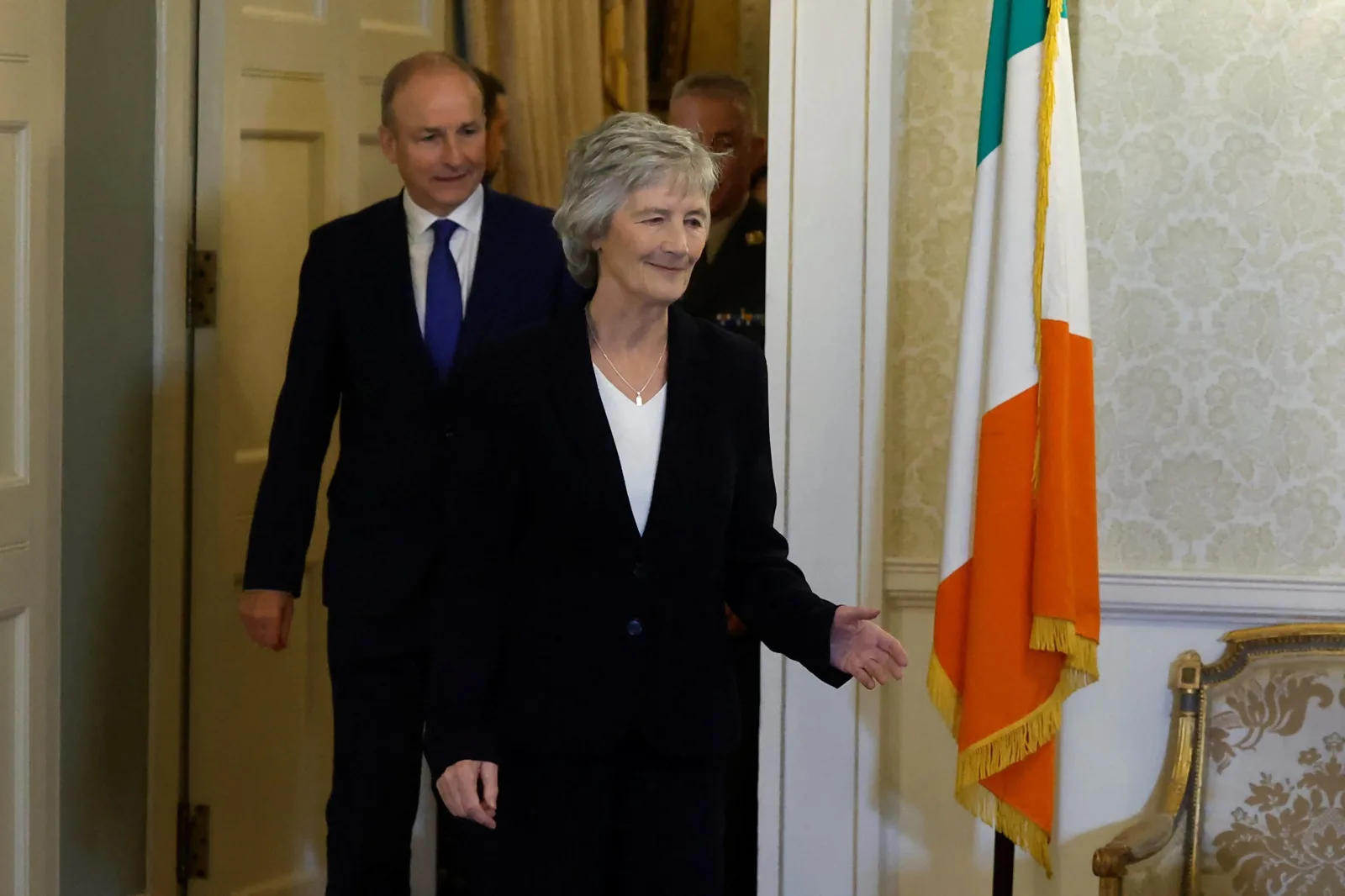Donald Trump inicia visita de dos días a Irlanda con encuentros políticos y estadía en Doonbeg