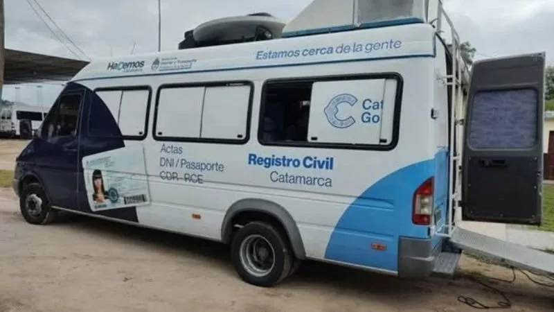 El Registro Civil ofrece trámites rápidos en Londres con unidad móvil