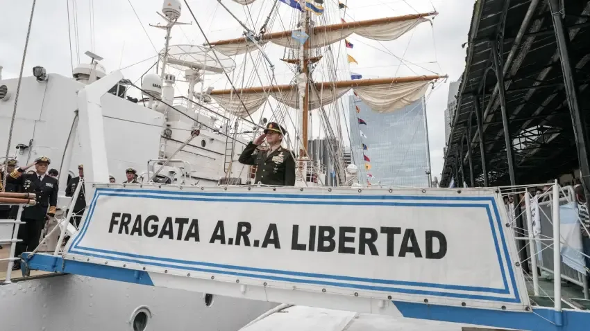 La fragata ARA Libertad regresó tras completar su 54º viaje de instrucción