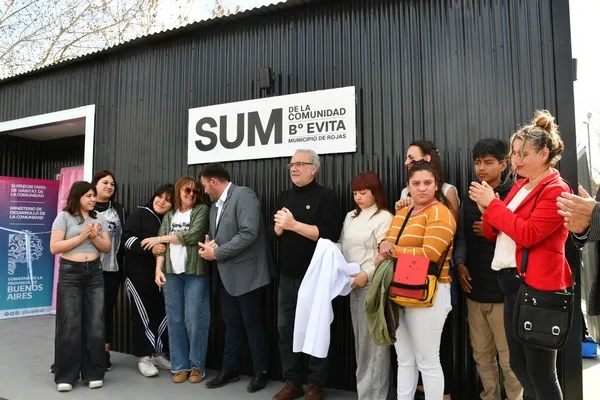La Provincia inaugura nuevo SUM y entrega escrituras en Suipacha y Rojas